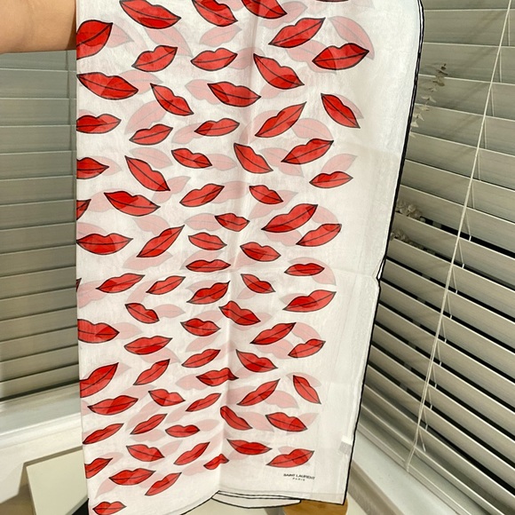 SOLD Authentic YSL Lips ๐ kisses Silk Scarf NWT - Picture 4 of 11